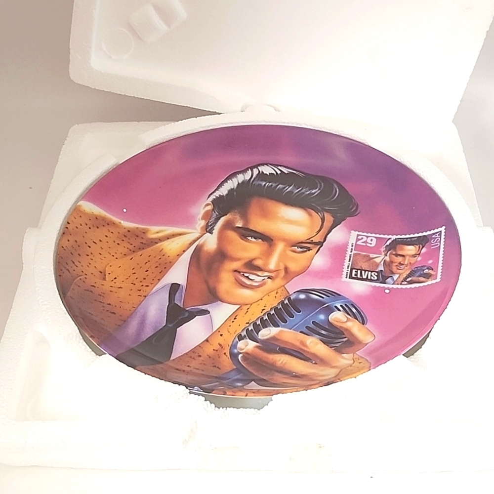 Elvis Presley Commemorative Plate "The Rock and Roll Legend"  No. 7200 E